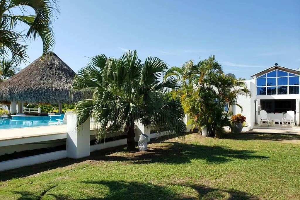 Camatajua Baru House, Casa Con Playa En Isla Baru Villa Cartagena